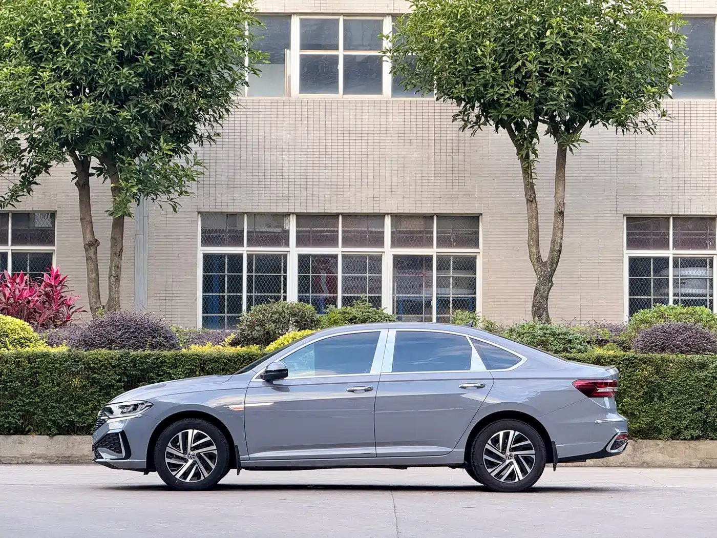 Фото 3 - Volkswagen Lavida