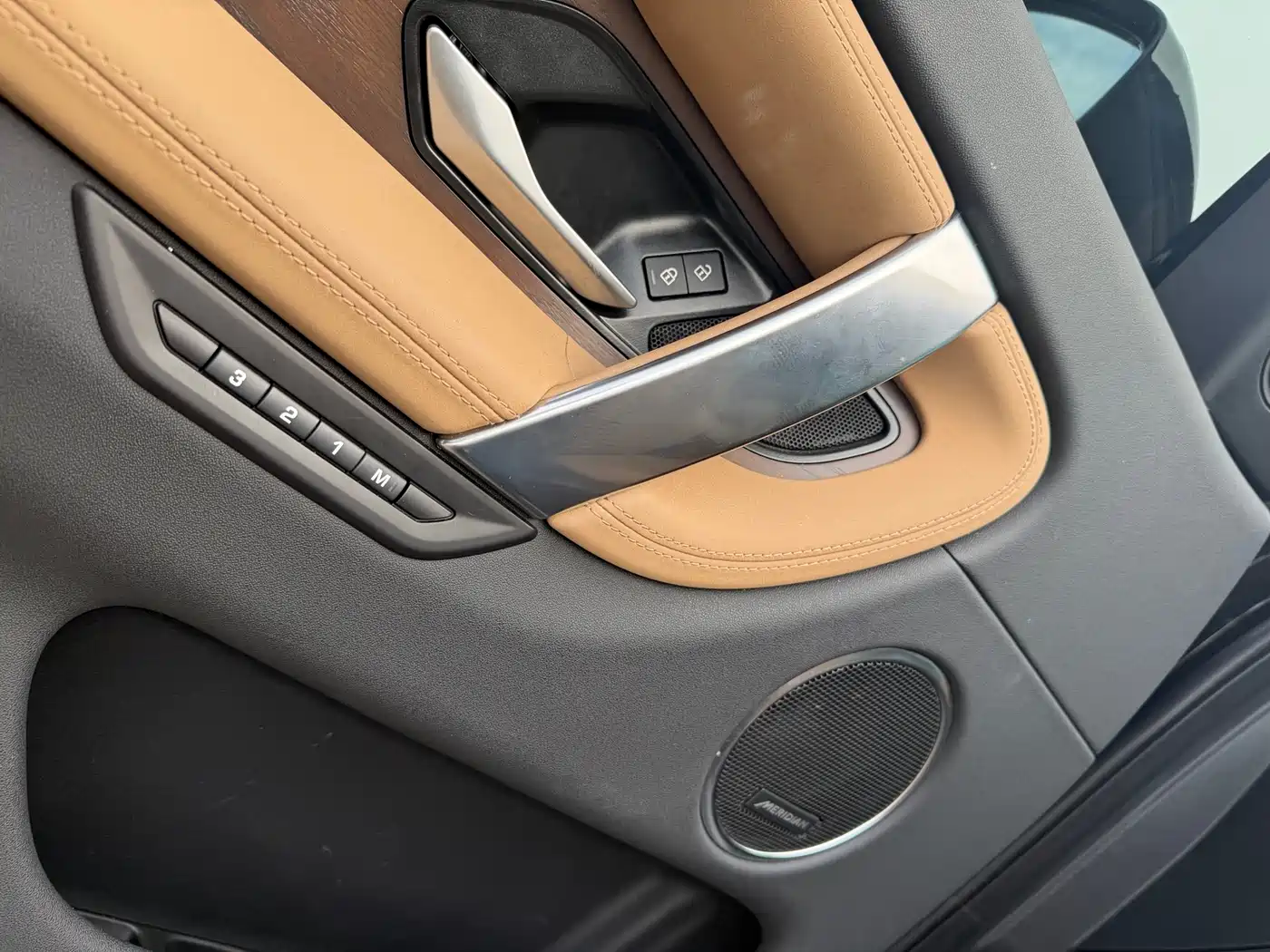 Land Rover Discovery Sport 2025 249PS Performance Tech Edition фото 6