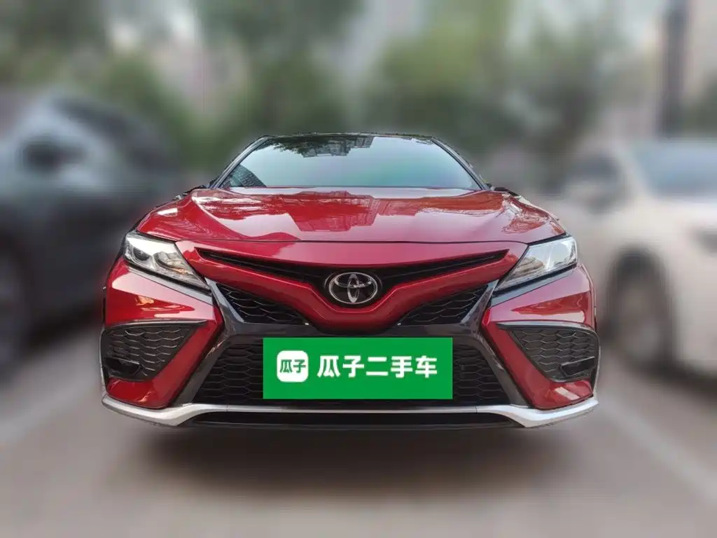 Фото 3 - Toyota Camry