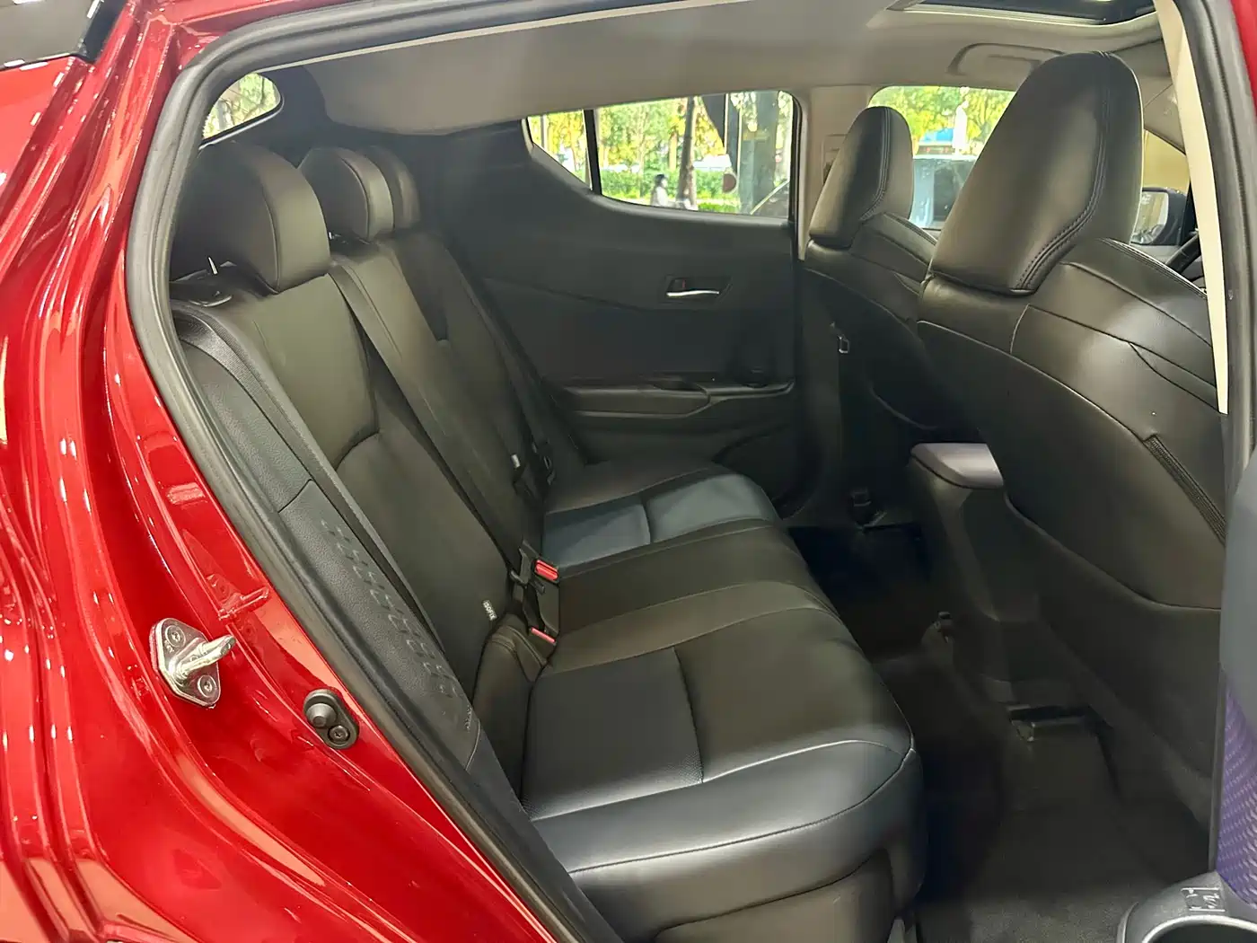 Toyota C-HR 2020 Model 2.0L Leading фото 11