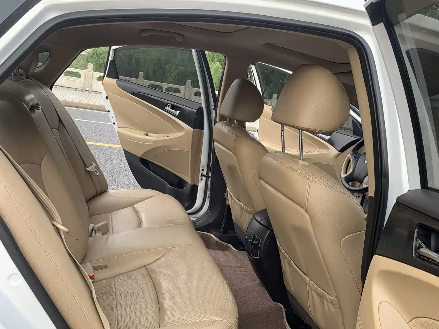 Hyundai Sonata 2013 2.0L Automatic Luxury Edition фото 13
