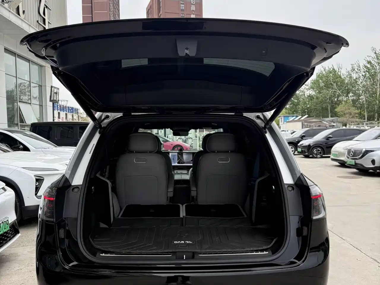 AITO Wenjie AITO M9 2024 Range Extender Max Edition 42kWh 6-seater фото 8
