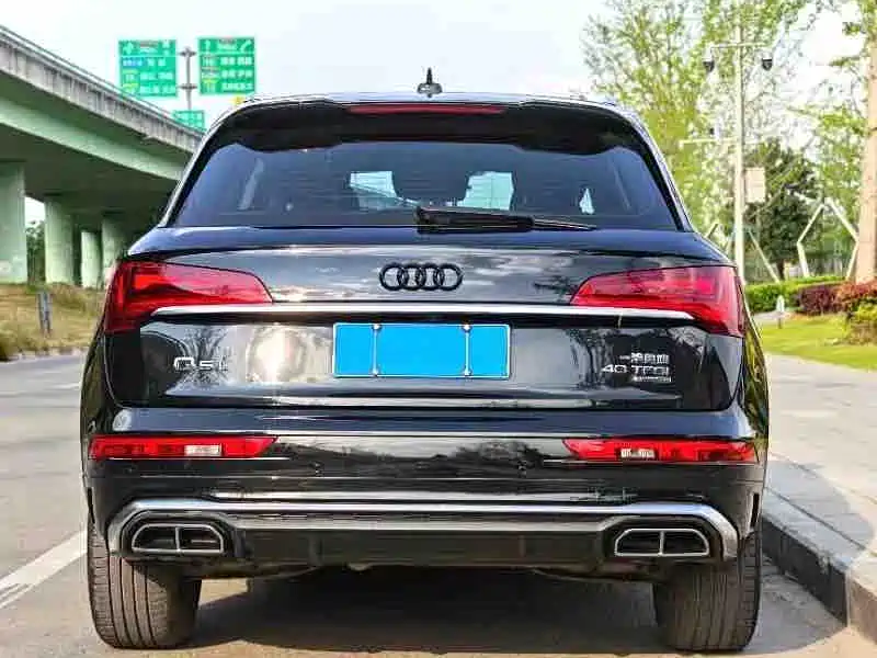 Фото 5 - Audi Q5L