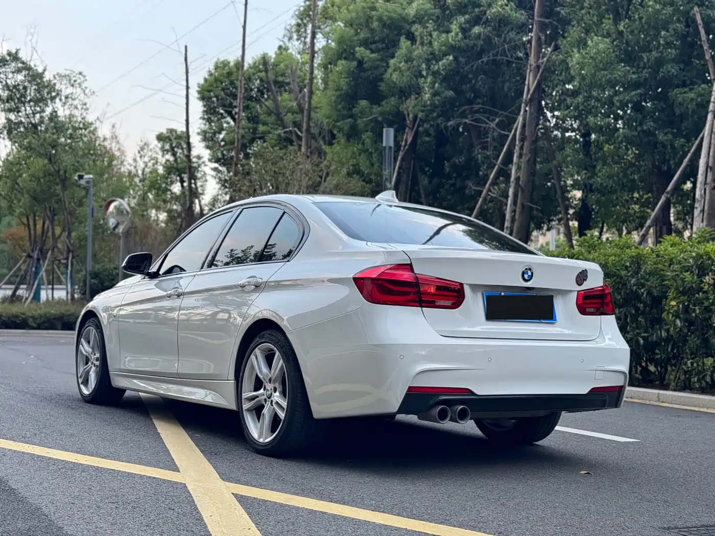 BMW 3 Series 2018 320i M Sport Black Night Edition фото 12