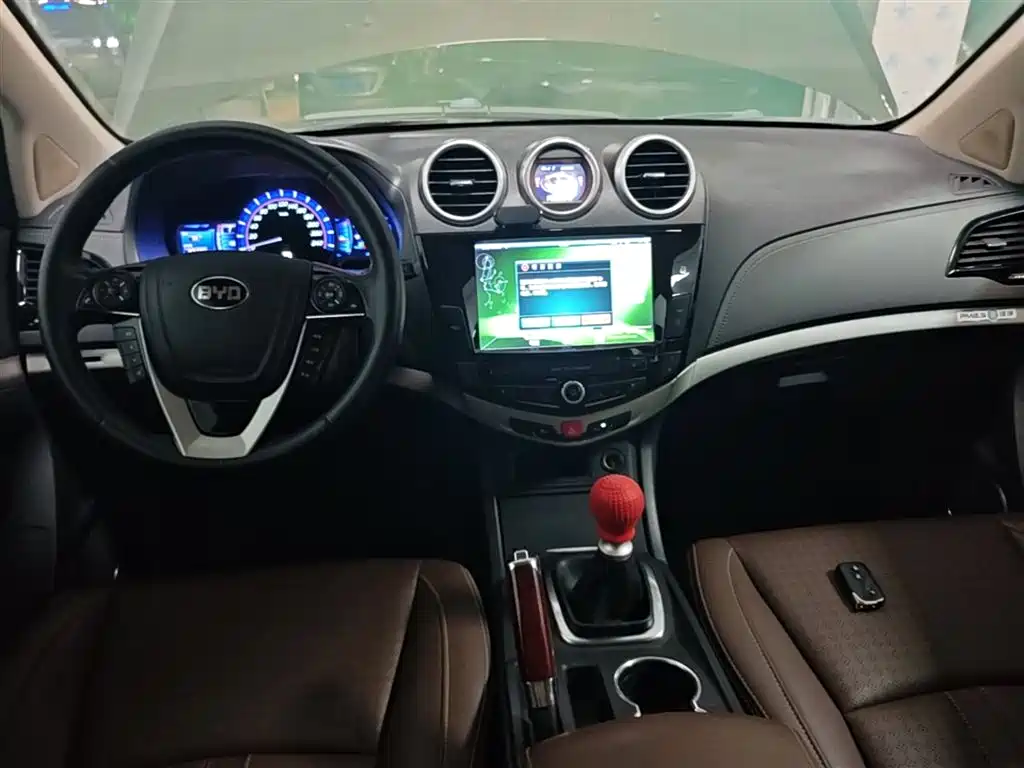 BYD S7 2016 1.5T Manual Premium Model фото 10