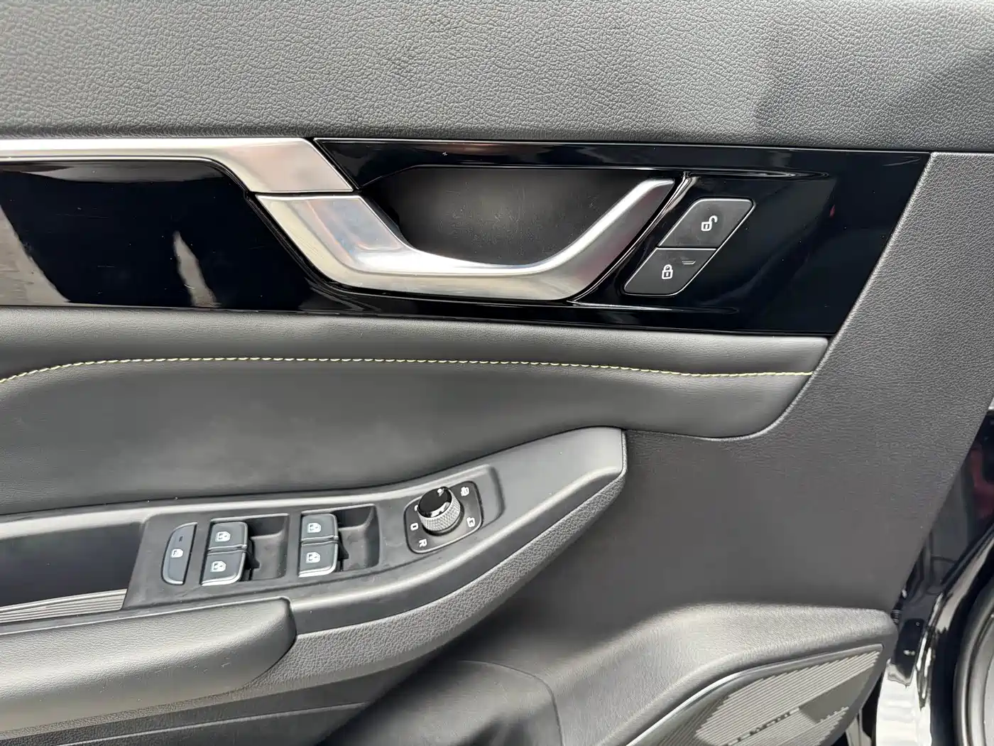Фото 13 - Besturn B70