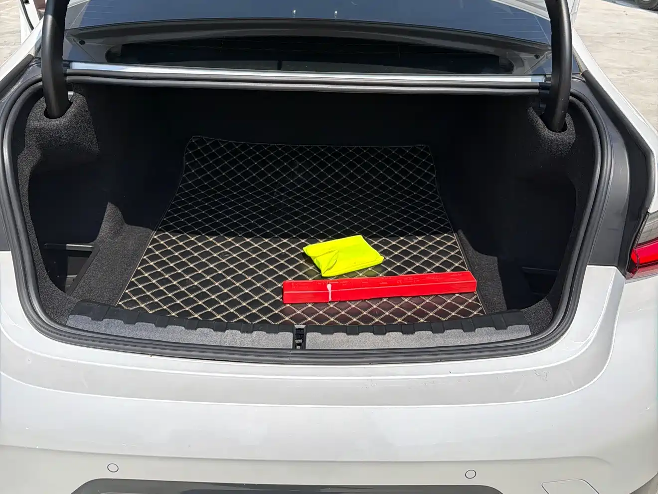 BMW 3 Series 2023 320Li M Sport Package фото 15
