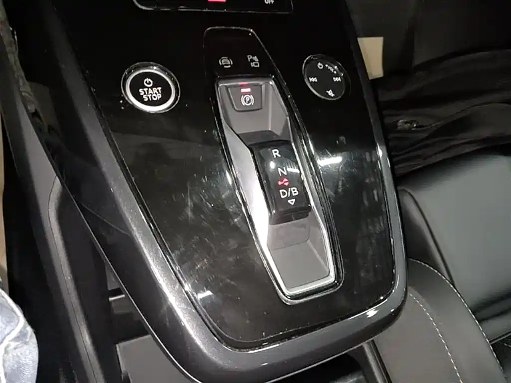 Audi Q4 e-tron 2024 40 e-tron Creation Edition фото 14