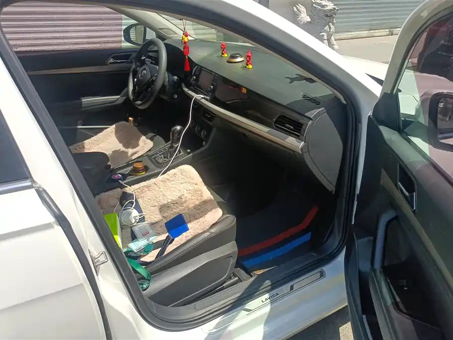 Volkswagen Lavida 2019 1.5L Automatic Comfort Edition China VI фото 8