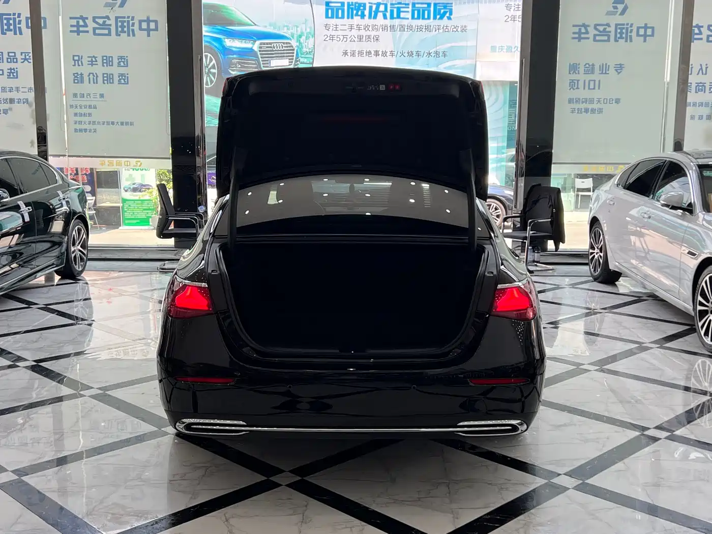 Mercedes-Benz E-Class 2024 Model E 300 L Luxury фото 13