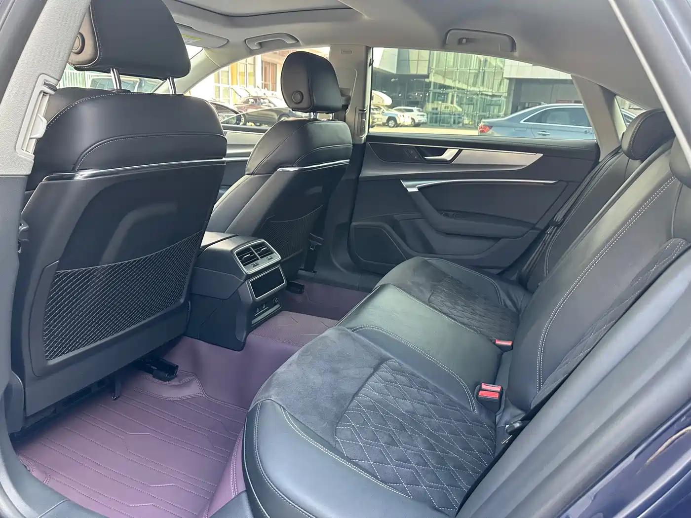 Audi A7L 2024 45 TFSI quattro Premium Luxury фото 10