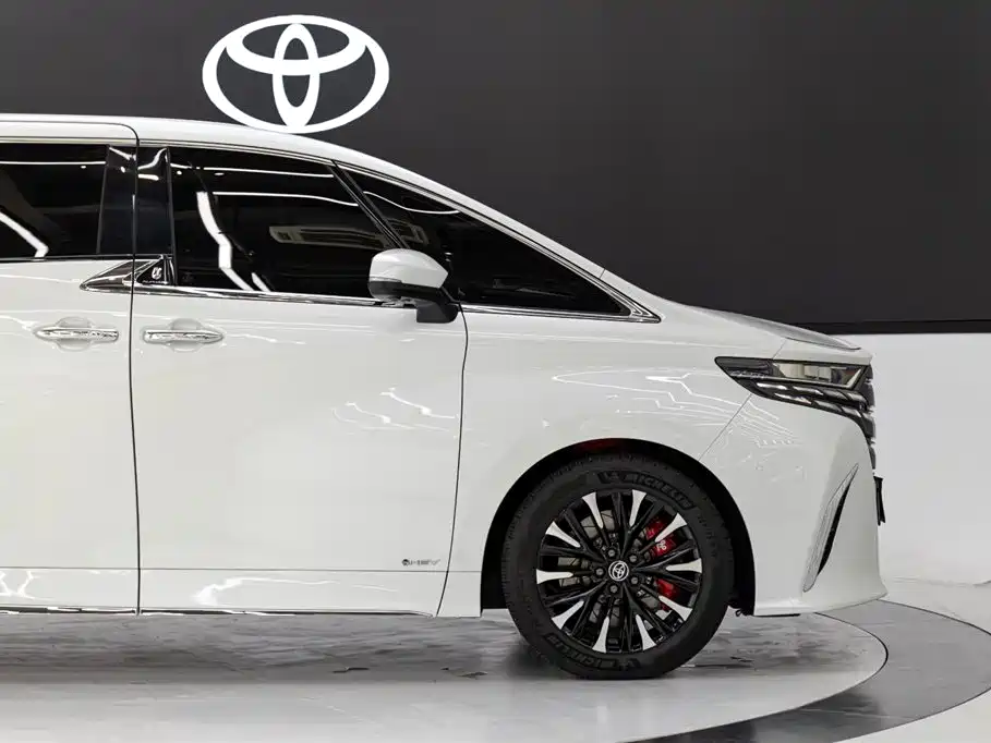 Toyota Alphard 2024 Hybrid 2.5L Ultimate Enjoyment Edition фото 21
