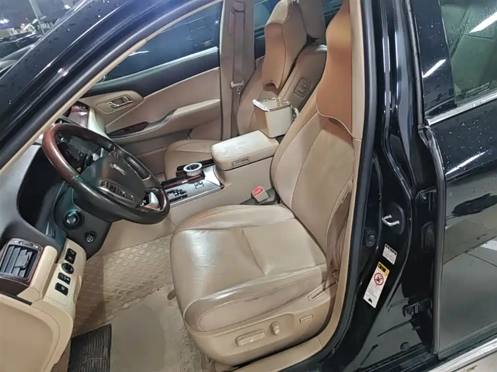 Toyota Crown 2012 3.0L Royal Saloon VIP фото 15