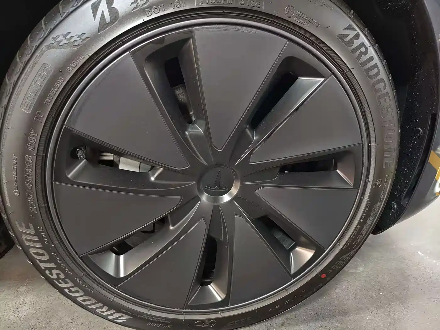Tesla Model 3 2026 2025 Model Year Facelift Rear-Wheel Drive