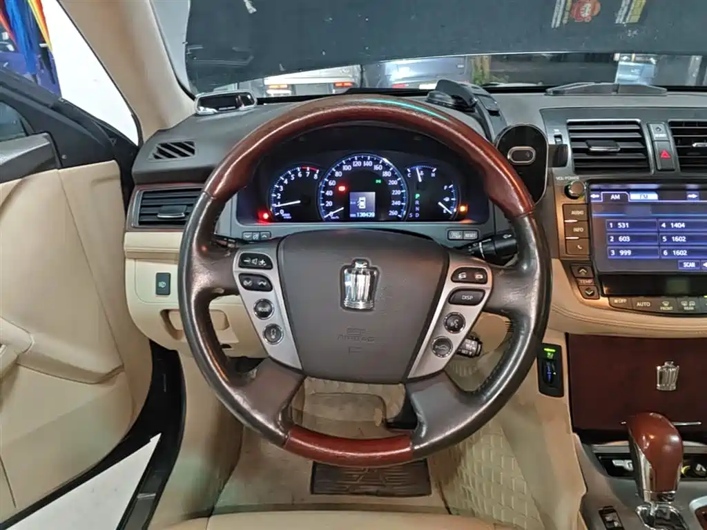 Toyota Crown 2012 3.0L Royal Saloon VIP фото 11