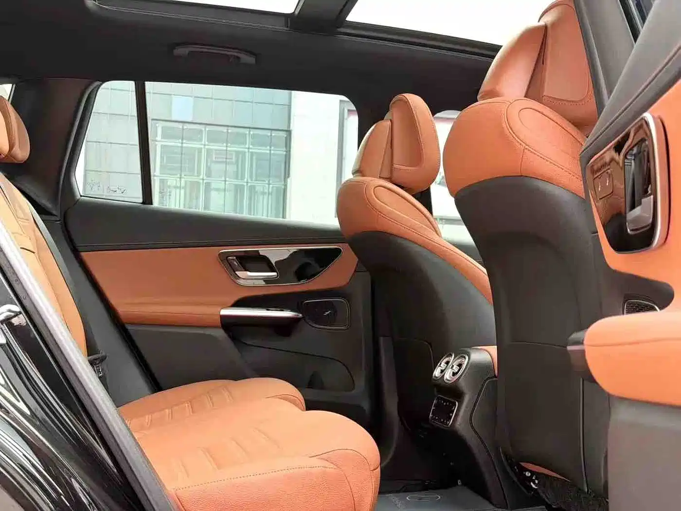 Mercedes-Benz GLC 2025 2025 Model Year GLC 260 L 4MATIC Luxury