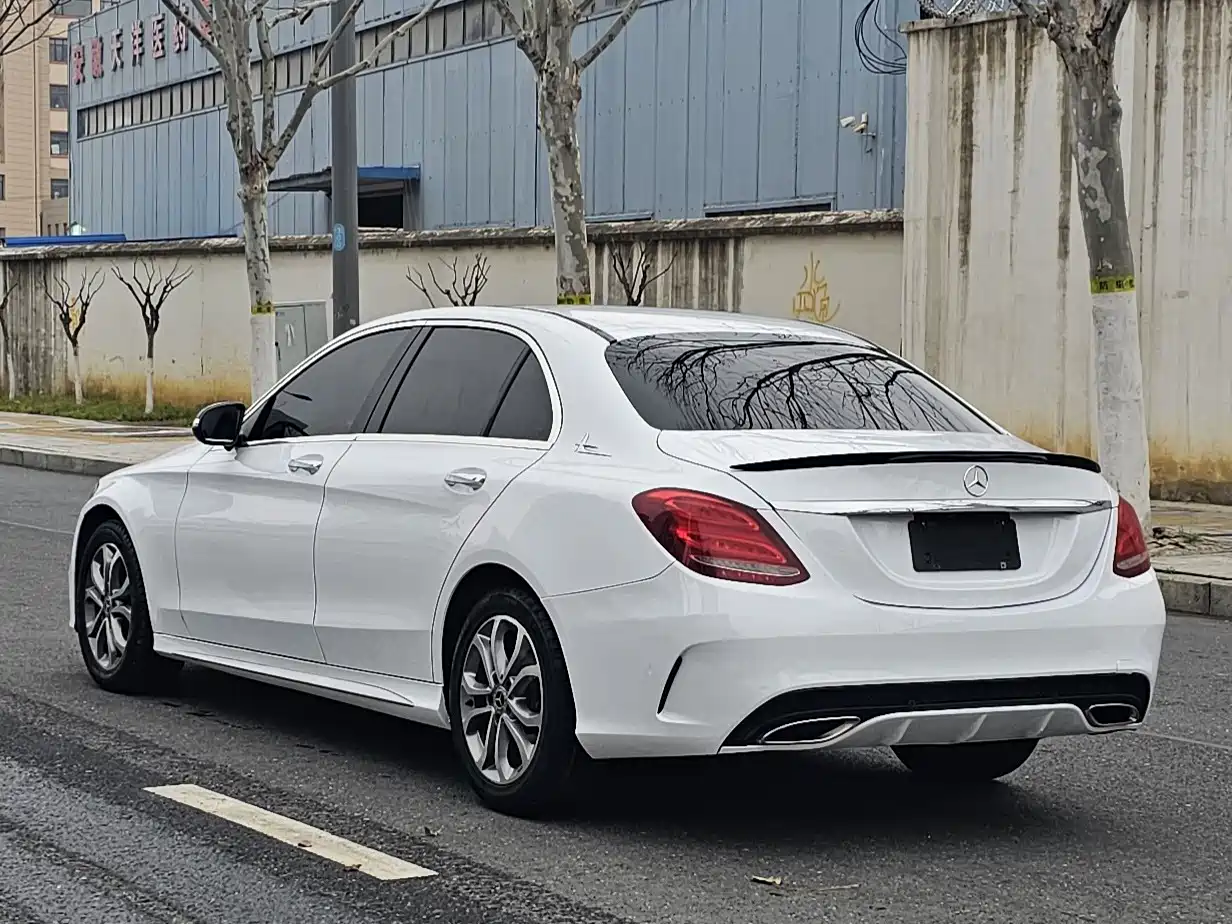 Mercedes-Benz C-Class 2017 Facelift C 180 L Fashion Sport Edition фото 4