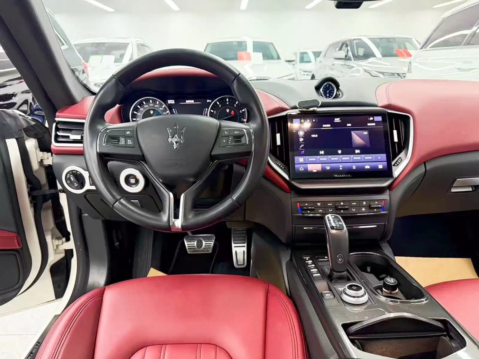 صورة 16 - Maserati Ghibli