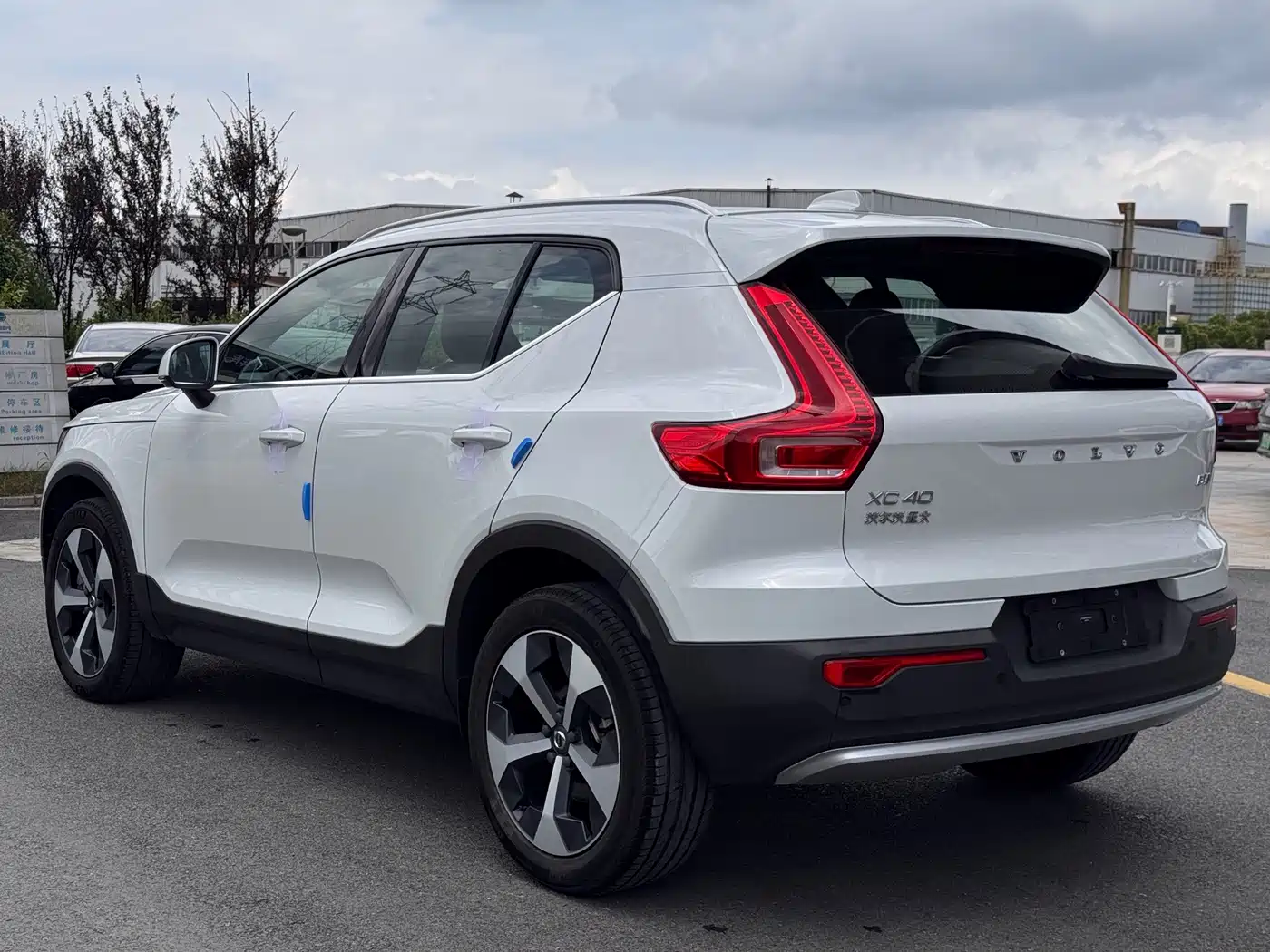 صورة 24 - Volvo XC40