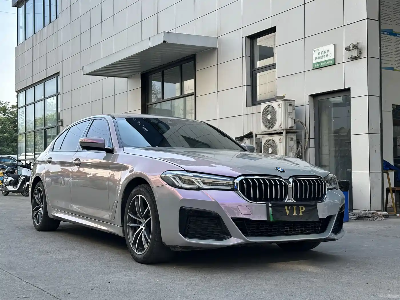BMW 5 Series New Energy 2021 535Le M Sport Package фото 6