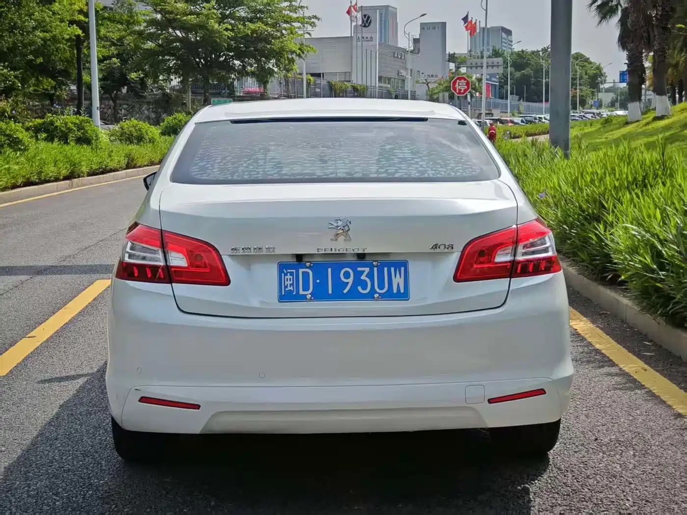 Peugeot 408 2015 Model 1.2T Automatic Luxury Edition фото 5