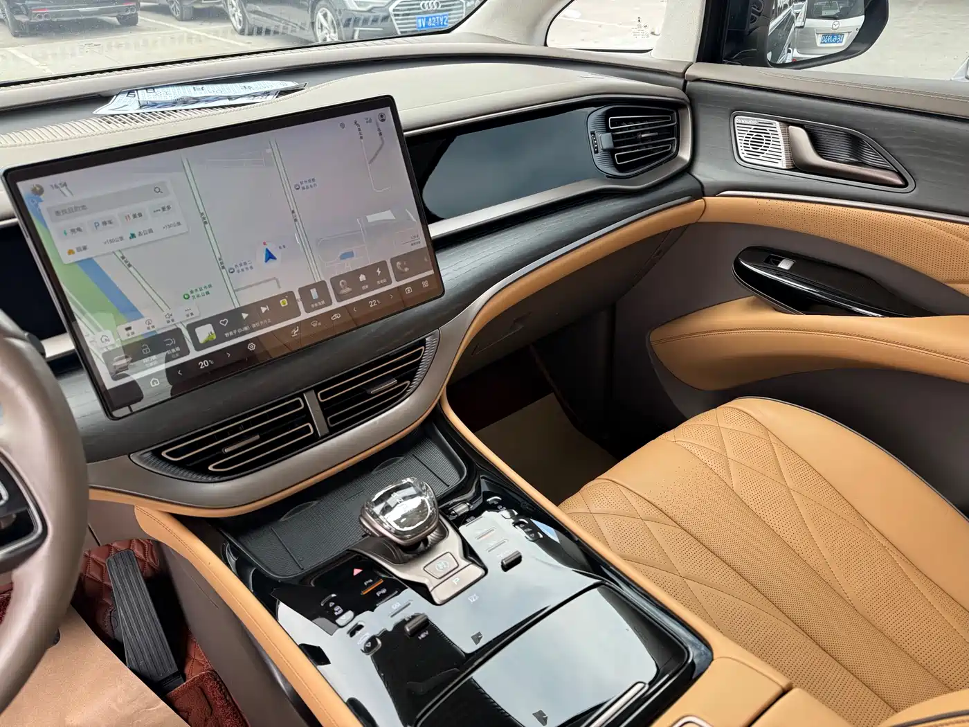 Denza D9 2022 DM-i 970 AWD Flagship фото 9