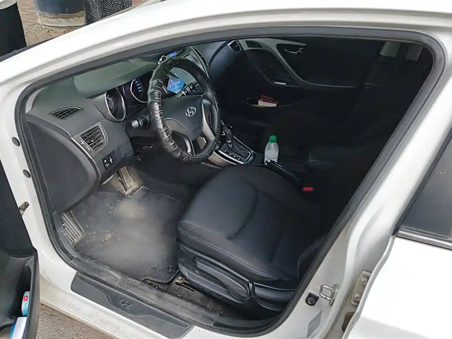 Hyundai Langdong 2013 1.6L Automatic Leading фото 9