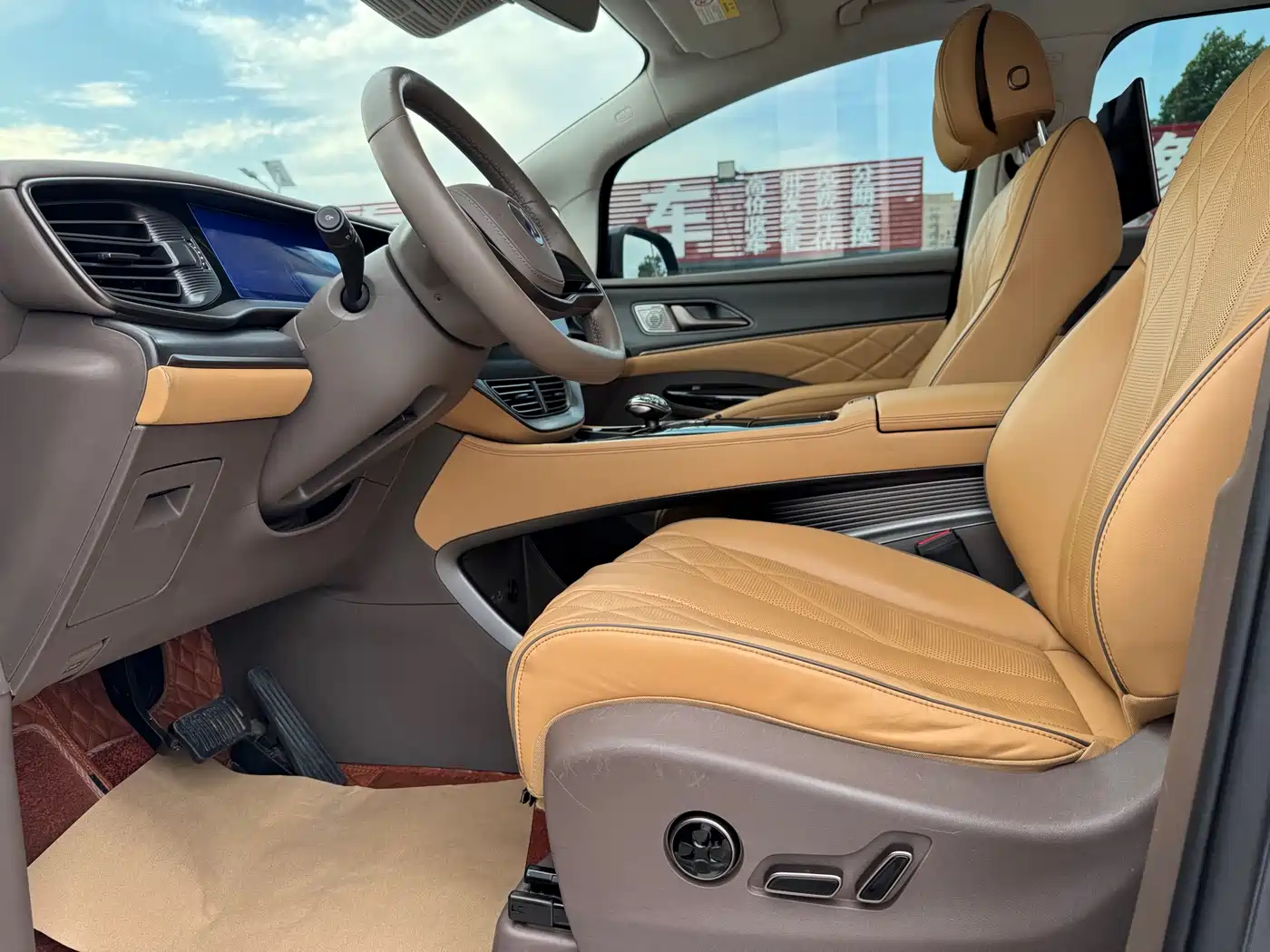 Denza D9 2022 DM-i 970 AWD Flagship фото 7