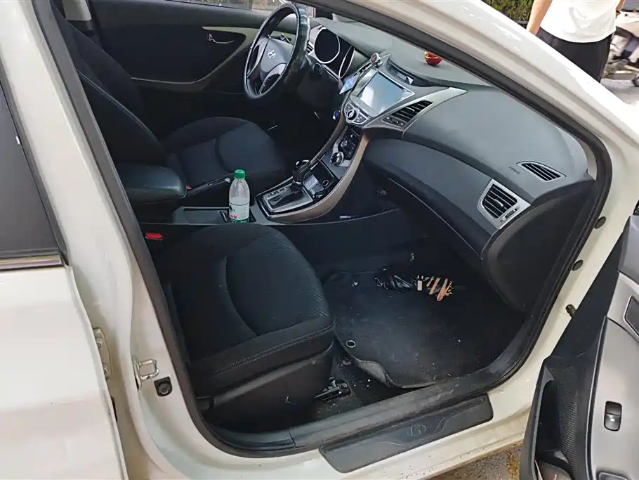 Hyundai Langdong 2013 1.6L Automatic Leading фото 8