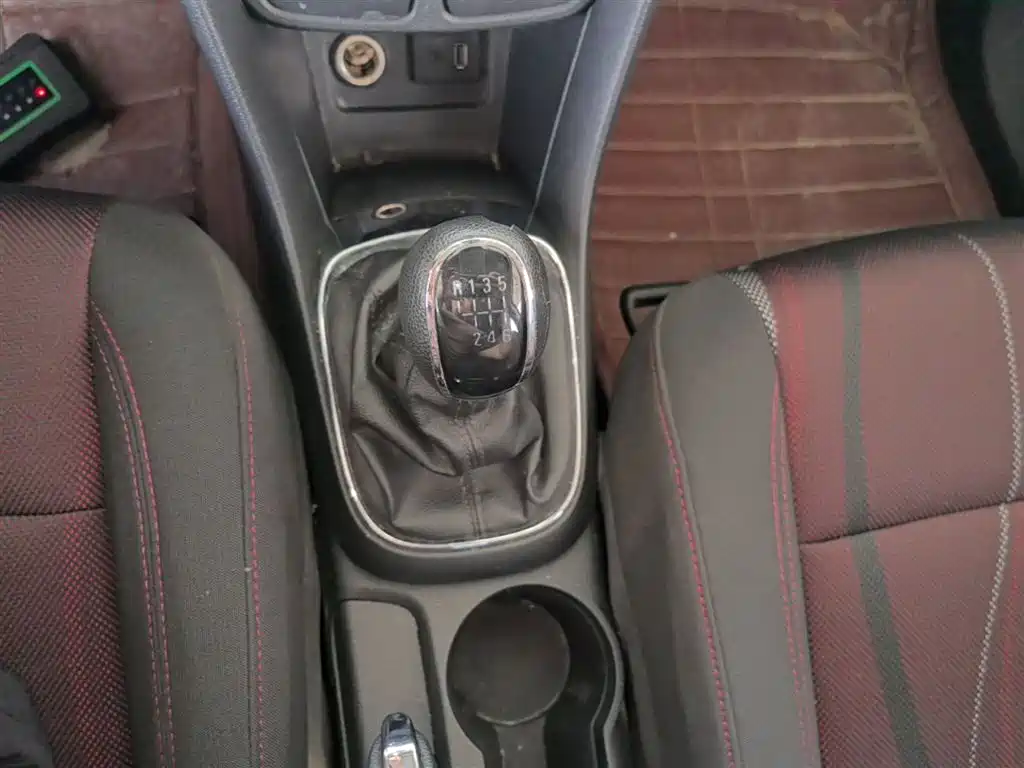 Buick Encore 2015 1.4T Manual 2WD Urban Progressive фото 14