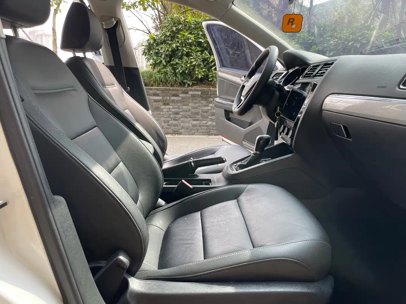Volkswagen Sagitar 2015 230TSI Automatic Comfort фото 8