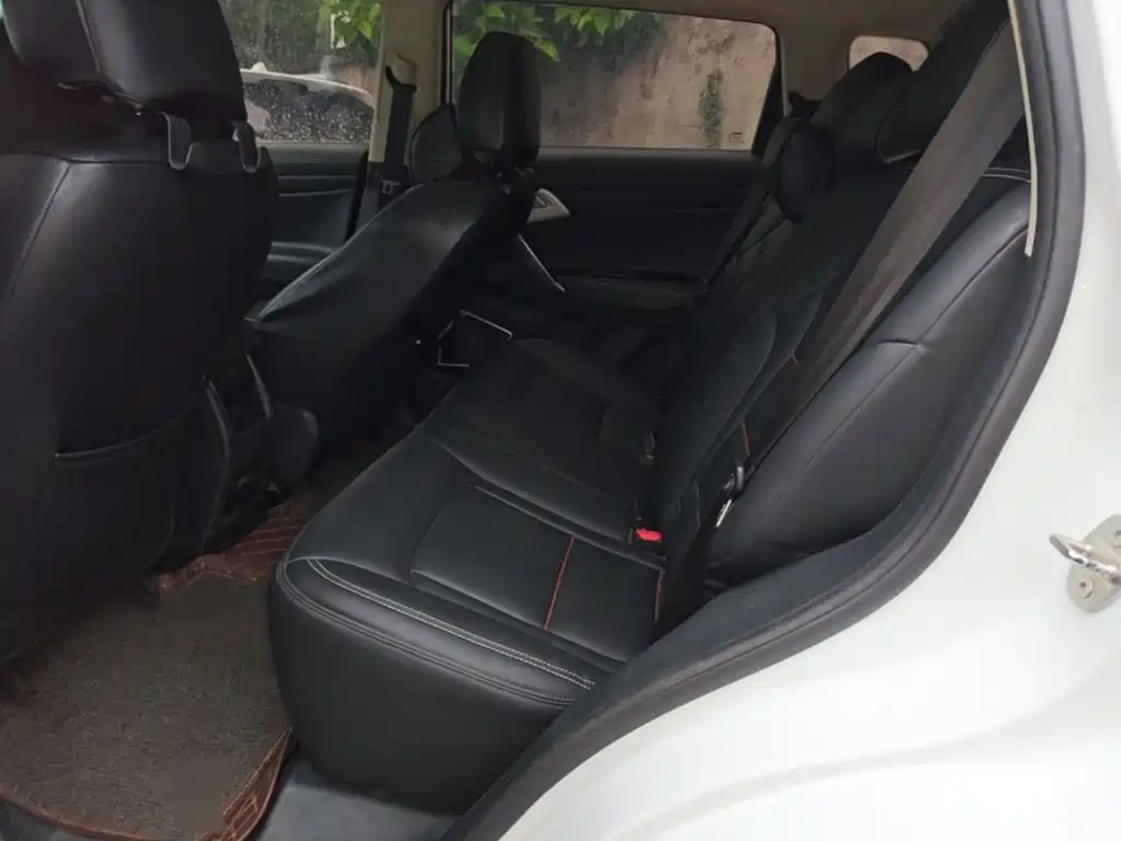 Photo 17 - Geely Atlas