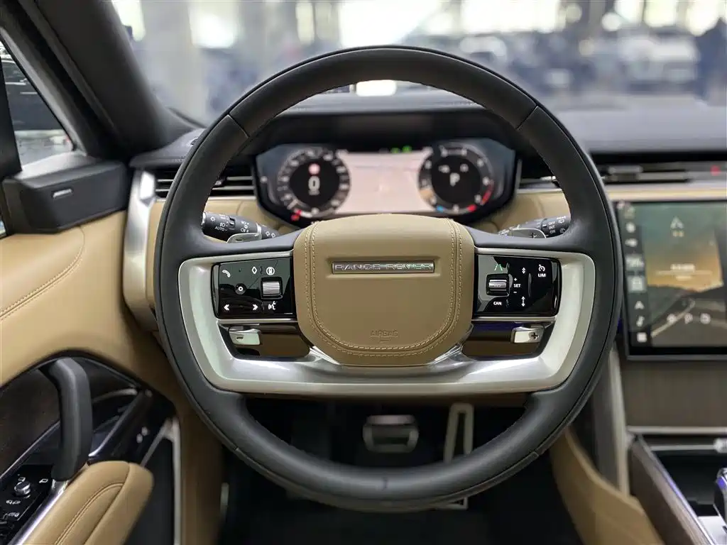 Land Rover Range Rover 2024 3.0 L6 400PS Golden Age Extended 7-Seater фото 14