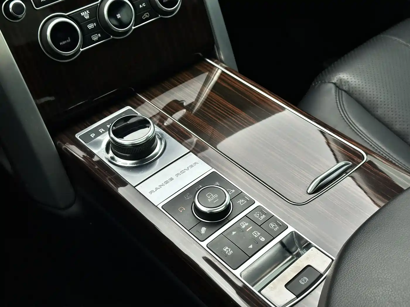 Land Rover Range Rover 2015 3.0 TDV6 Vogue фото 15
