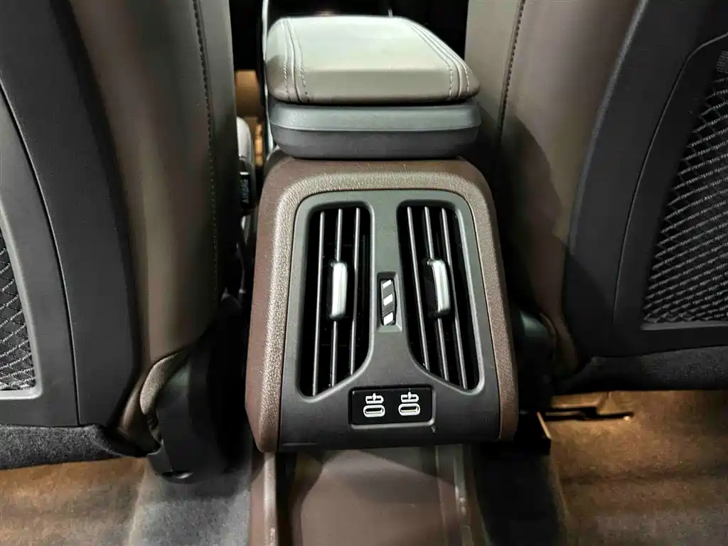 BMW X1 2023 sDrive20Li X Design Package фото 15
