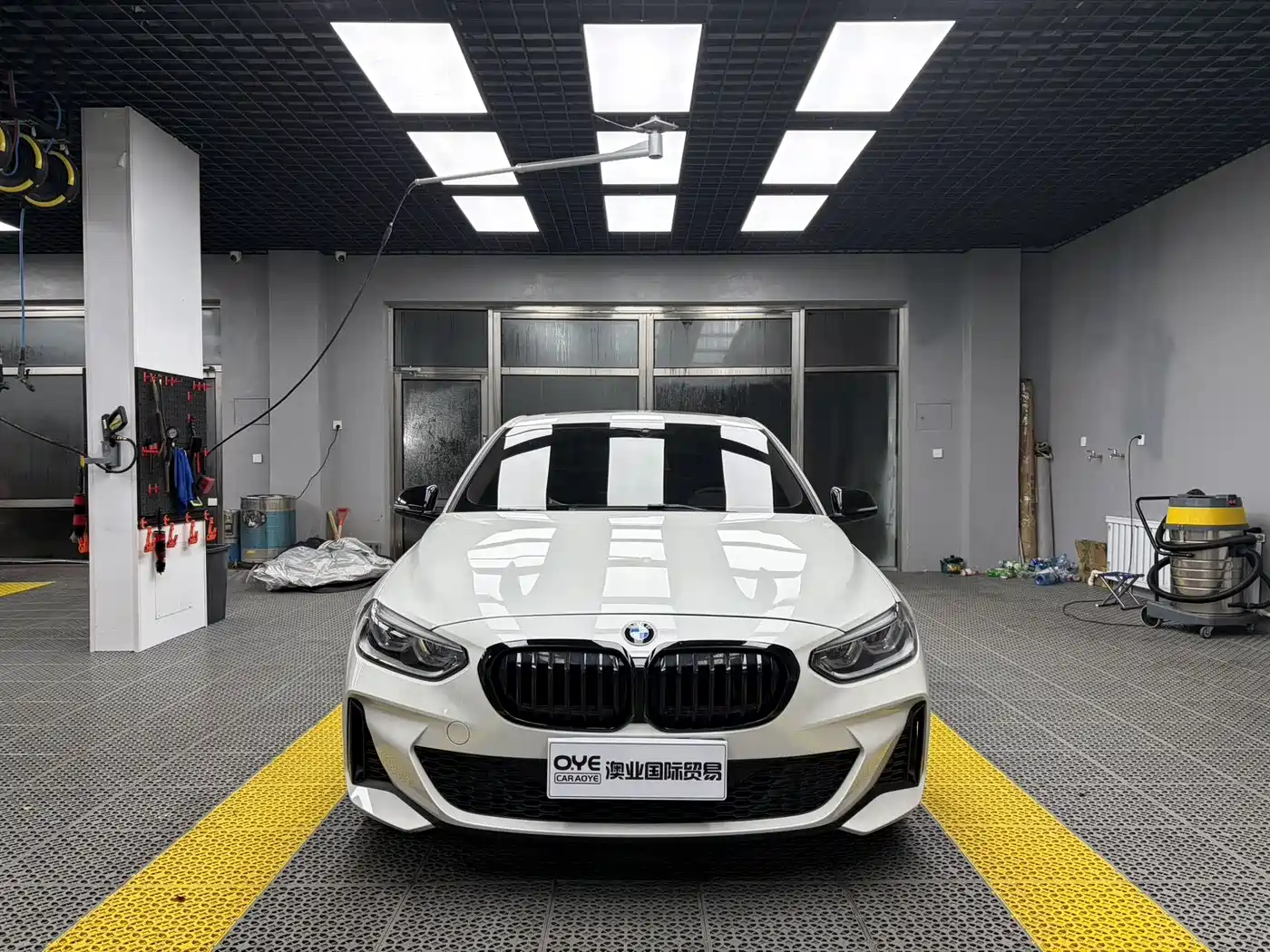 BMW 1-SERIES