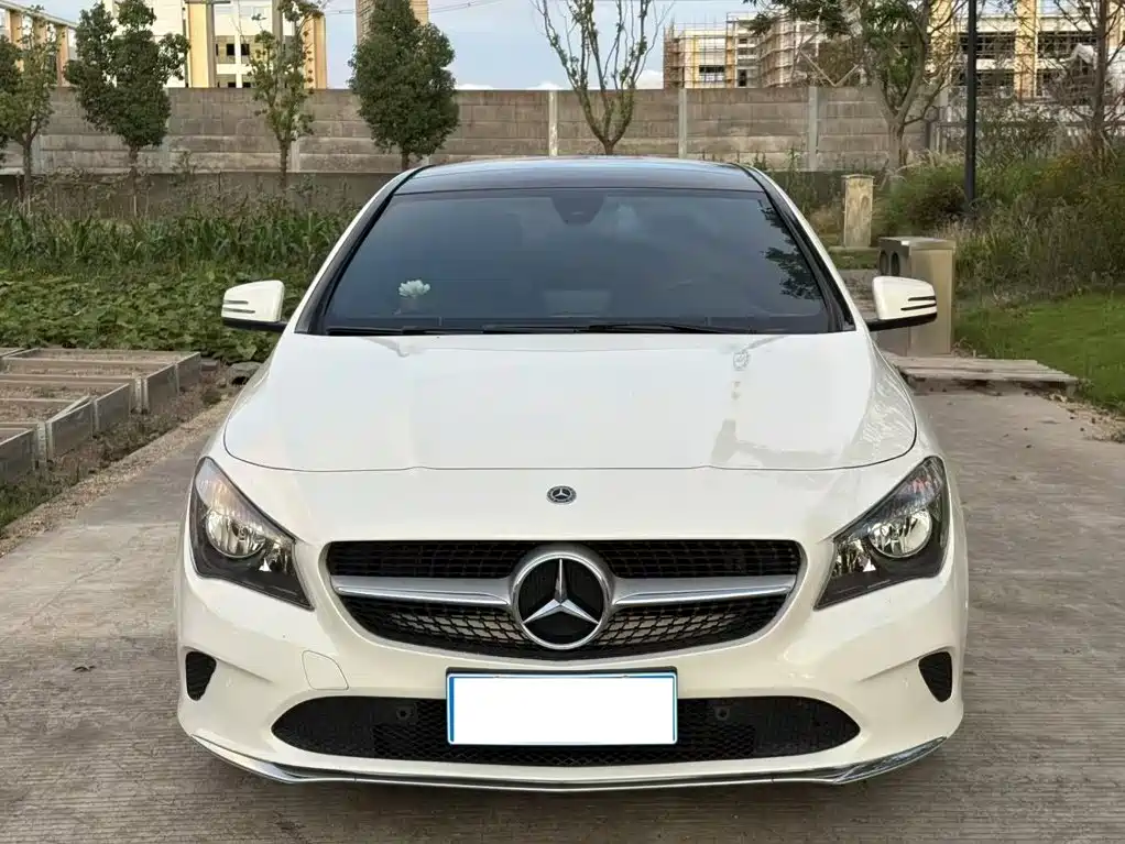 صورة 2 - Mercedes-Benz CLA (Import)