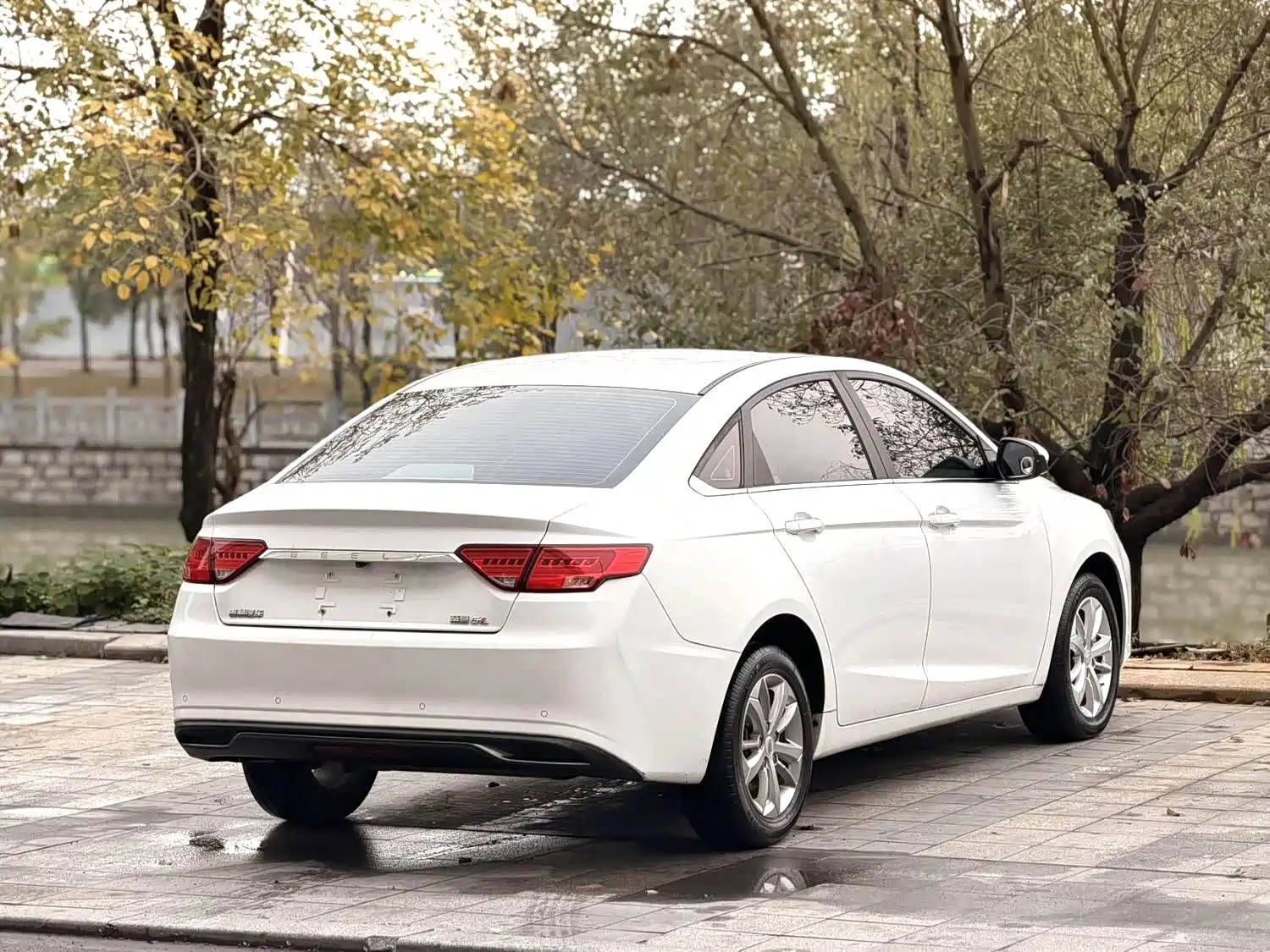 Photo 4 - Geely Emgrand GL