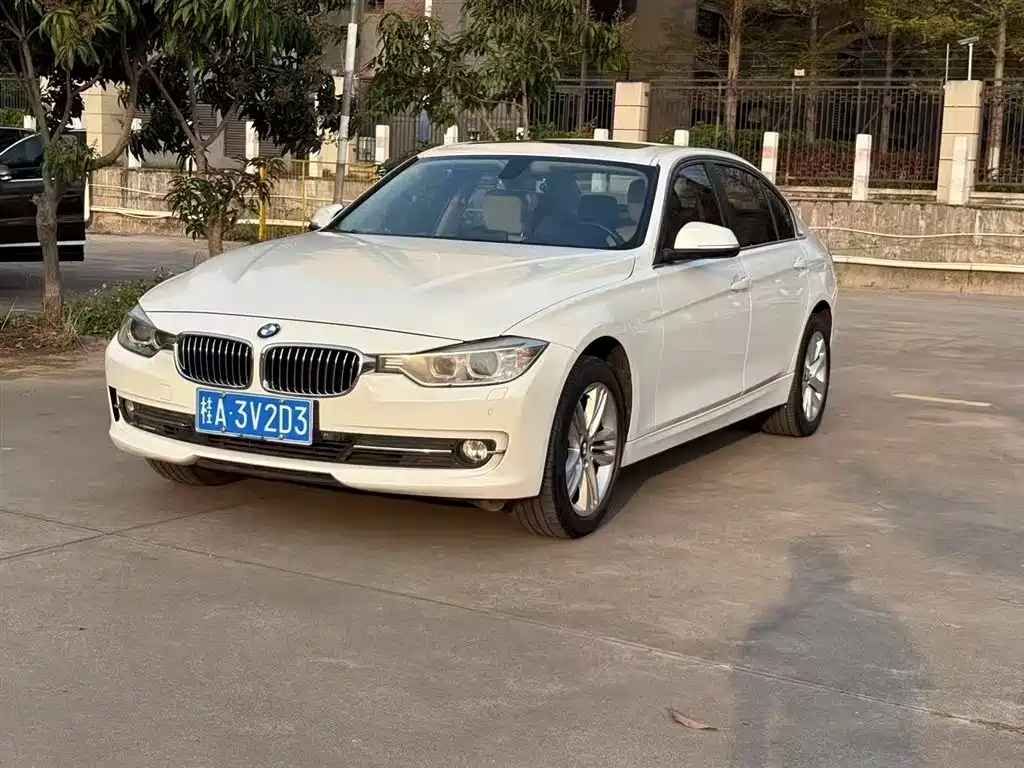 BMW 3 Series 2014 328Li Fashion фото 3