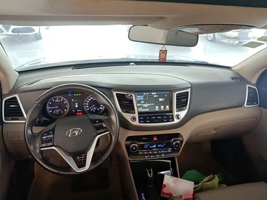 صورة 10 - Hyundai Tucson