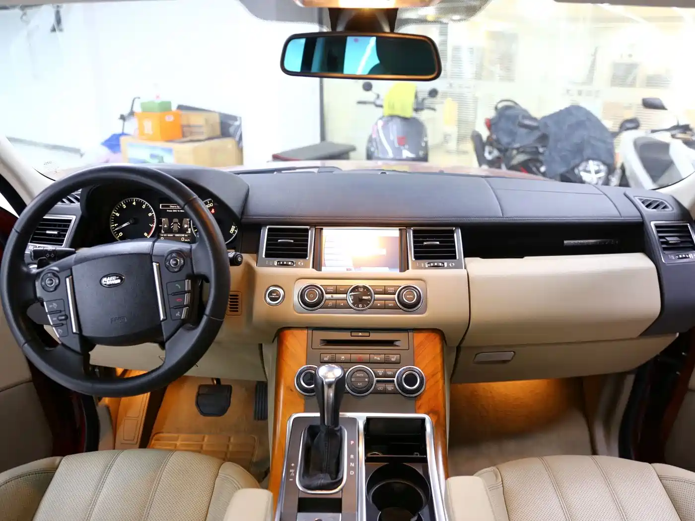 Land Rover Range Rover Sport 2010 5.0 NA V8 HSE фото 8