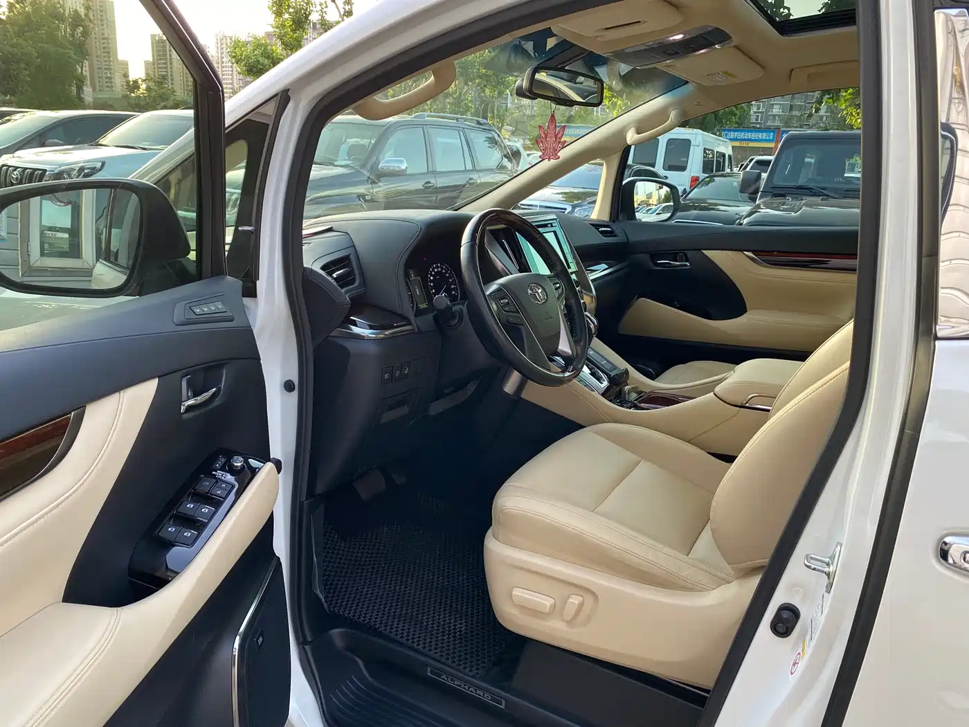Toyota Alphard 2015 3.5L Luxury Edition фото 5