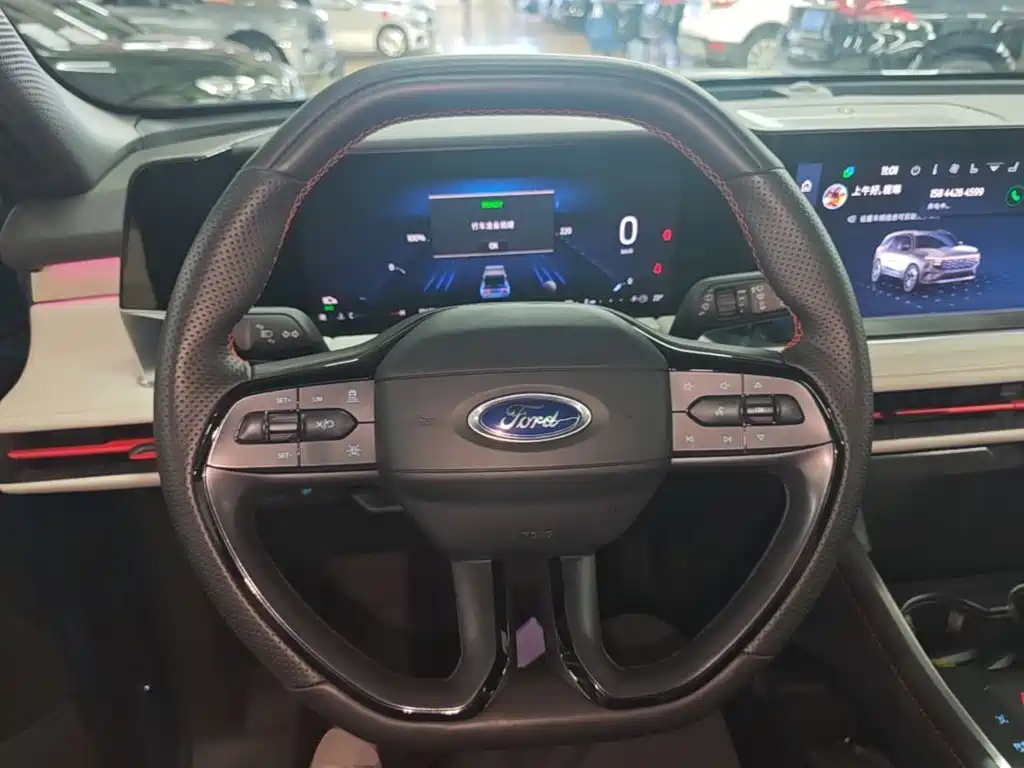 Фото 11 - Ford Edge