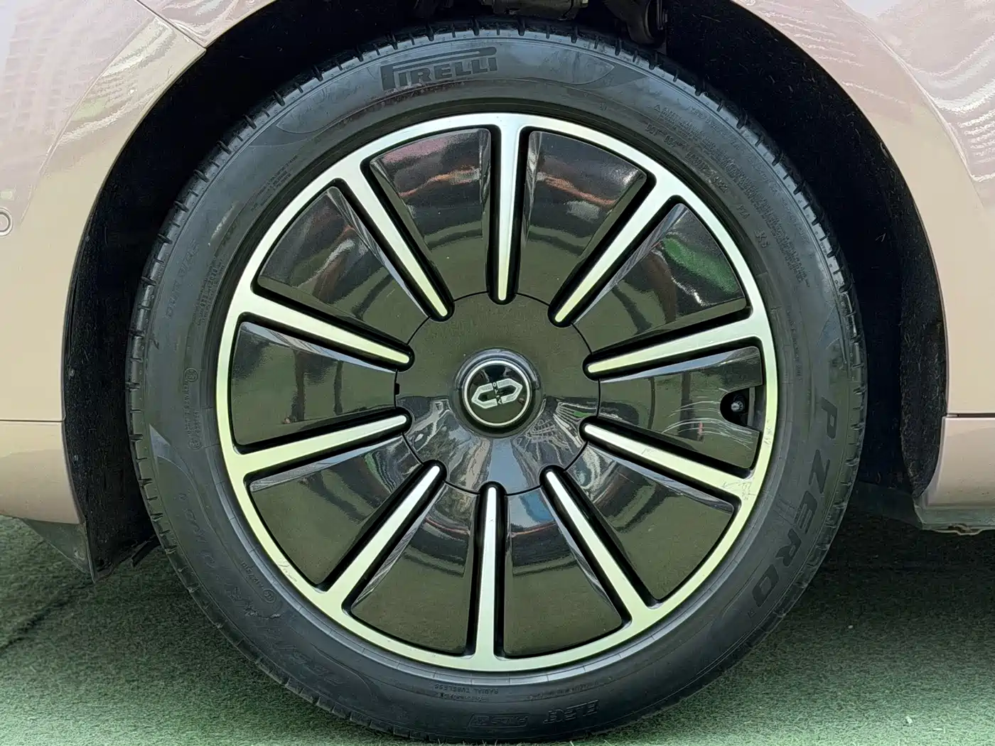 AITO Wenjie AITO M5 2022 Model Pure Electric AWD Performance Edition фото 21