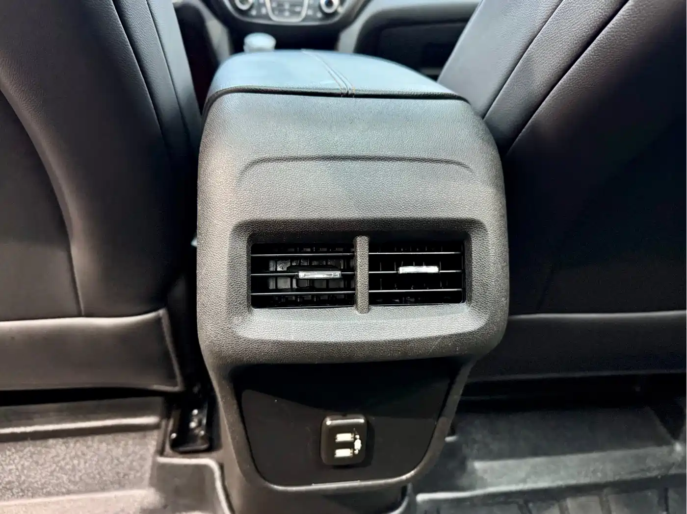 Chevrolet Equinox 2021 535T Yujie Edition фото 18