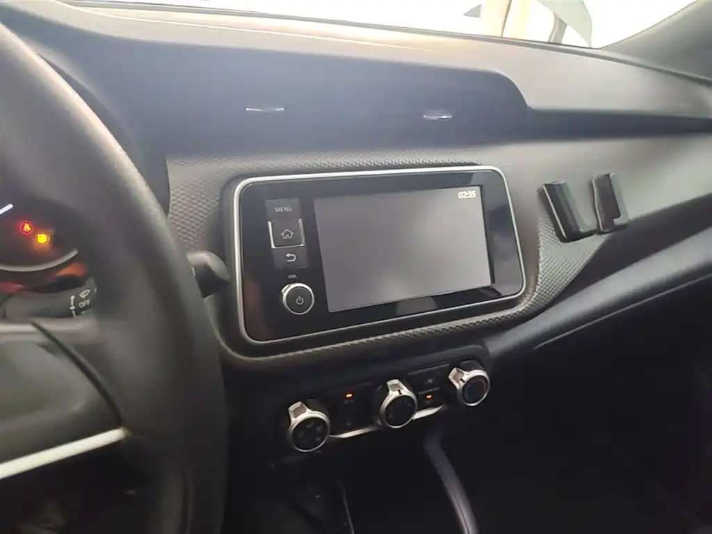 Nissan Kicks 2018 2017 1.5L CVT Cool Edition