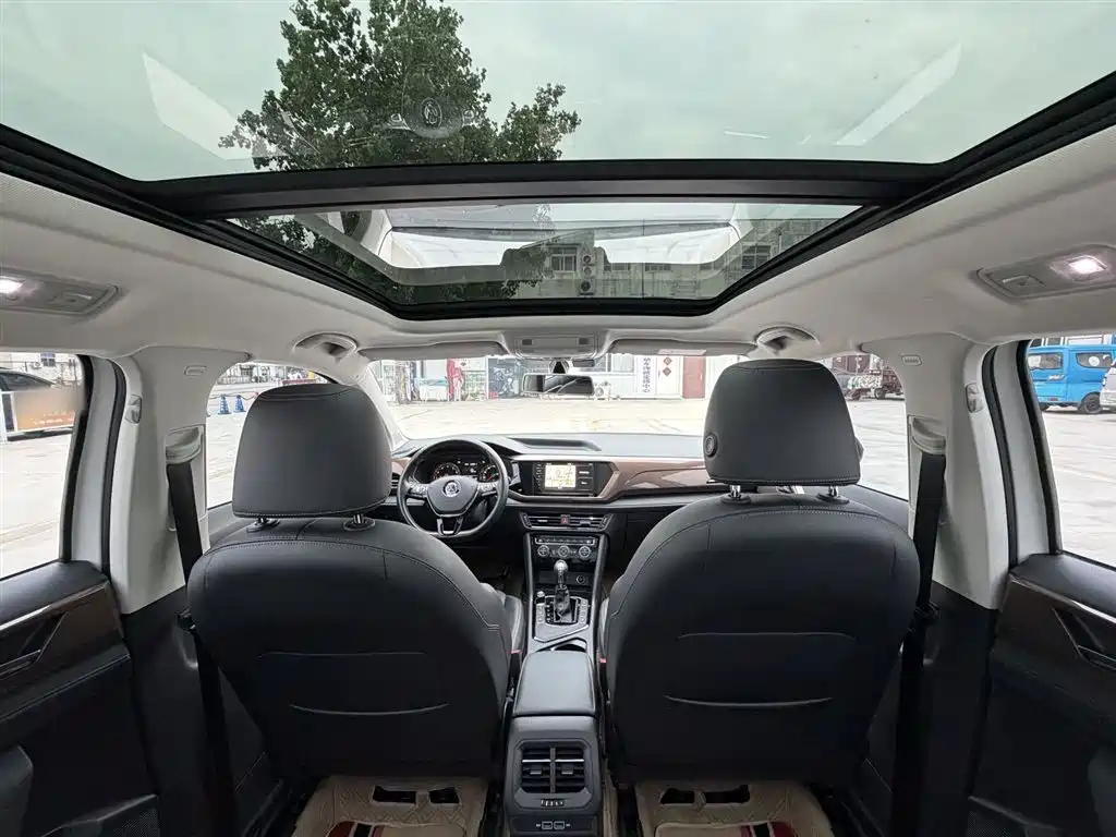 Volkswagen Tharu 2020 330TSI 4WD Luxury Edition China VI фото 13