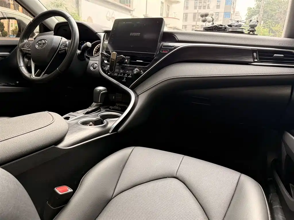 Toyota Camry 2023 2.0G Luxury Edition фото 8