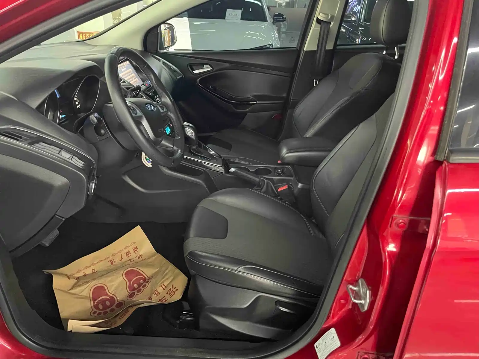 Фото 5 - Ford Focus