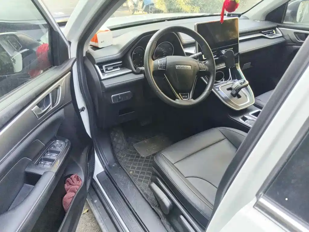 Photo 8 - Haval M6